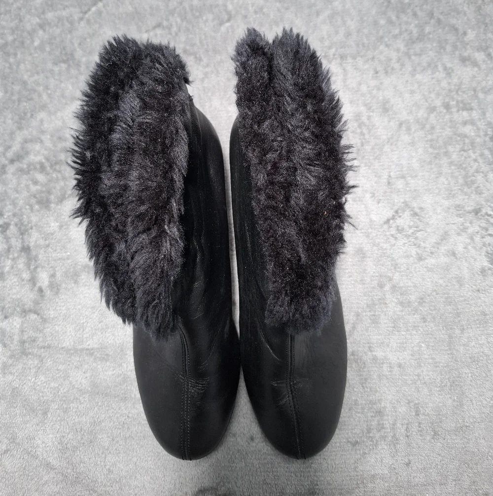 Chic Black Women's Winter Boots with Faux Fur Leather Upper Size 9